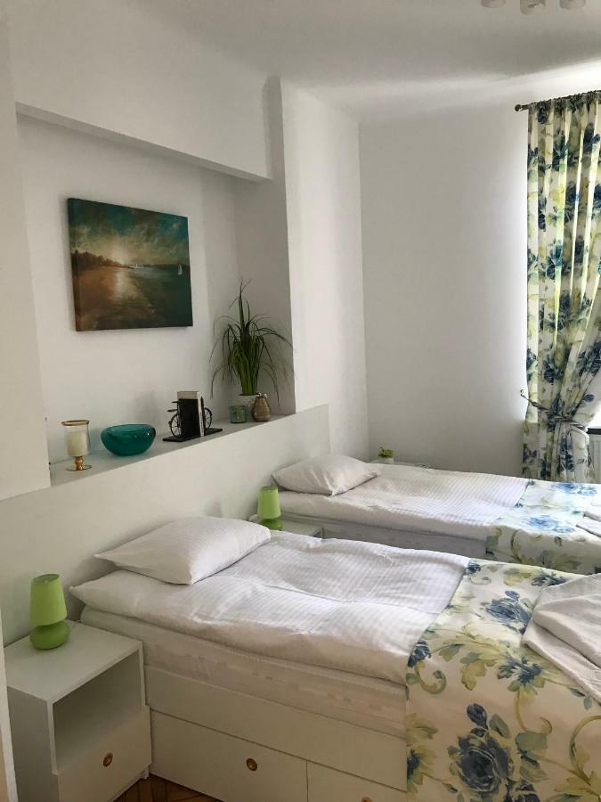 Victoria Luxury Apartment Boekarest Buitenkant foto