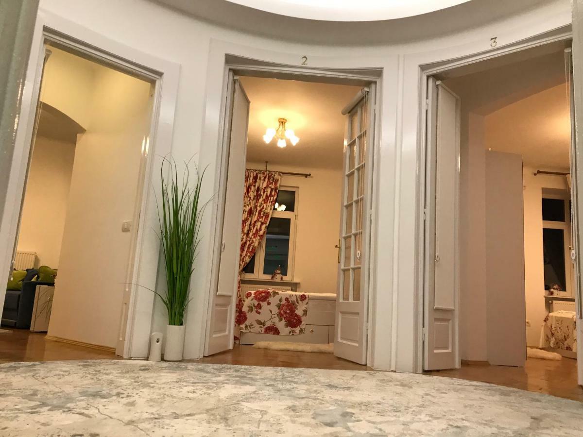 Victoria Luxury Apartment Boekarest Buitenkant foto