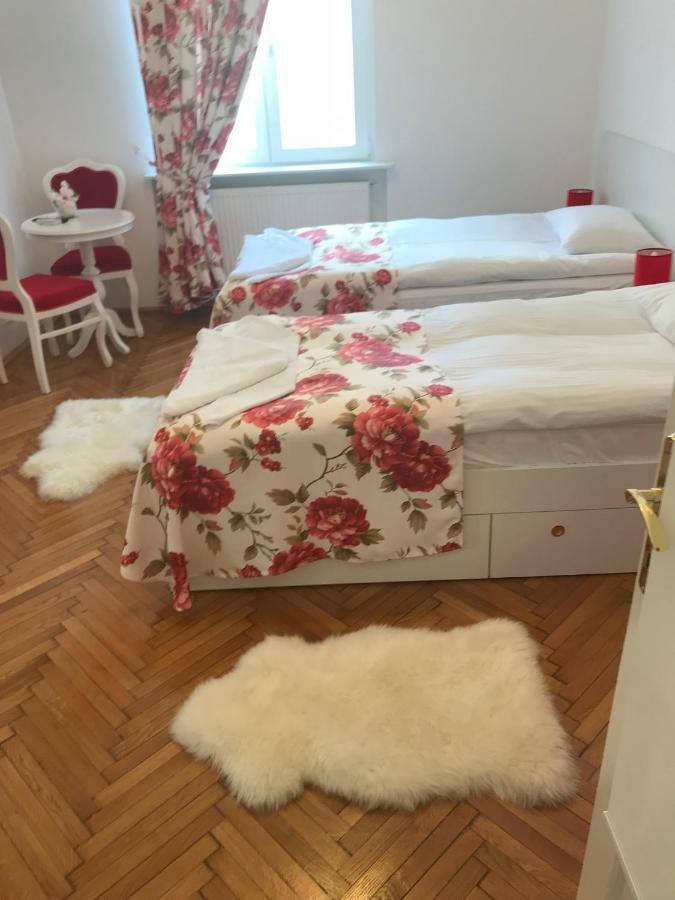 Victoria Luxury Apartment Boekarest Buitenkant foto