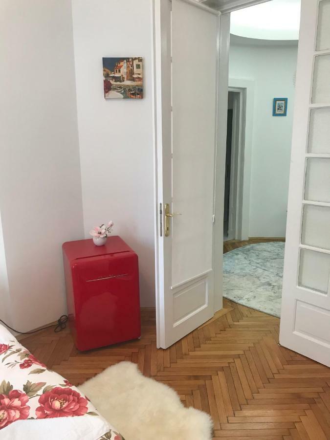 Victoria Luxury Apartment Boekarest Buitenkant foto